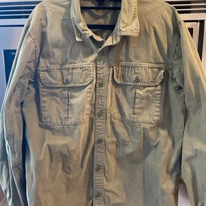 Patagonia men’s medium long sleeve button down shirt